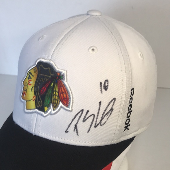 Reebok Youth Chicago Blackhawks SIGNED by Patrick Sharp #10 (2014) - Picture 6 of 9